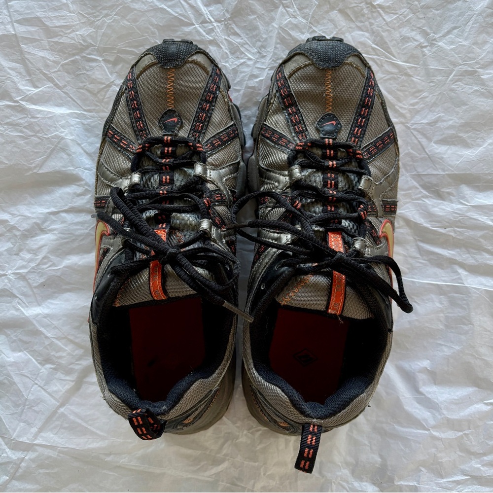 Nike Men's Gray and Orange Shoes